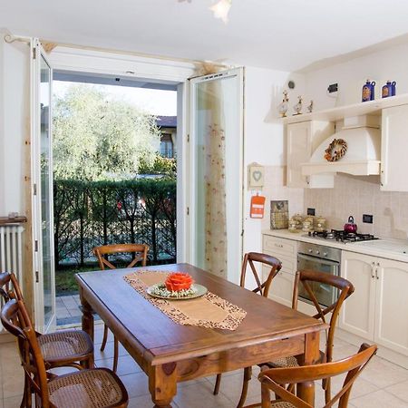 Appartamento Con Giardino E Parcheggio Privato 贝拉焦 外观 照片